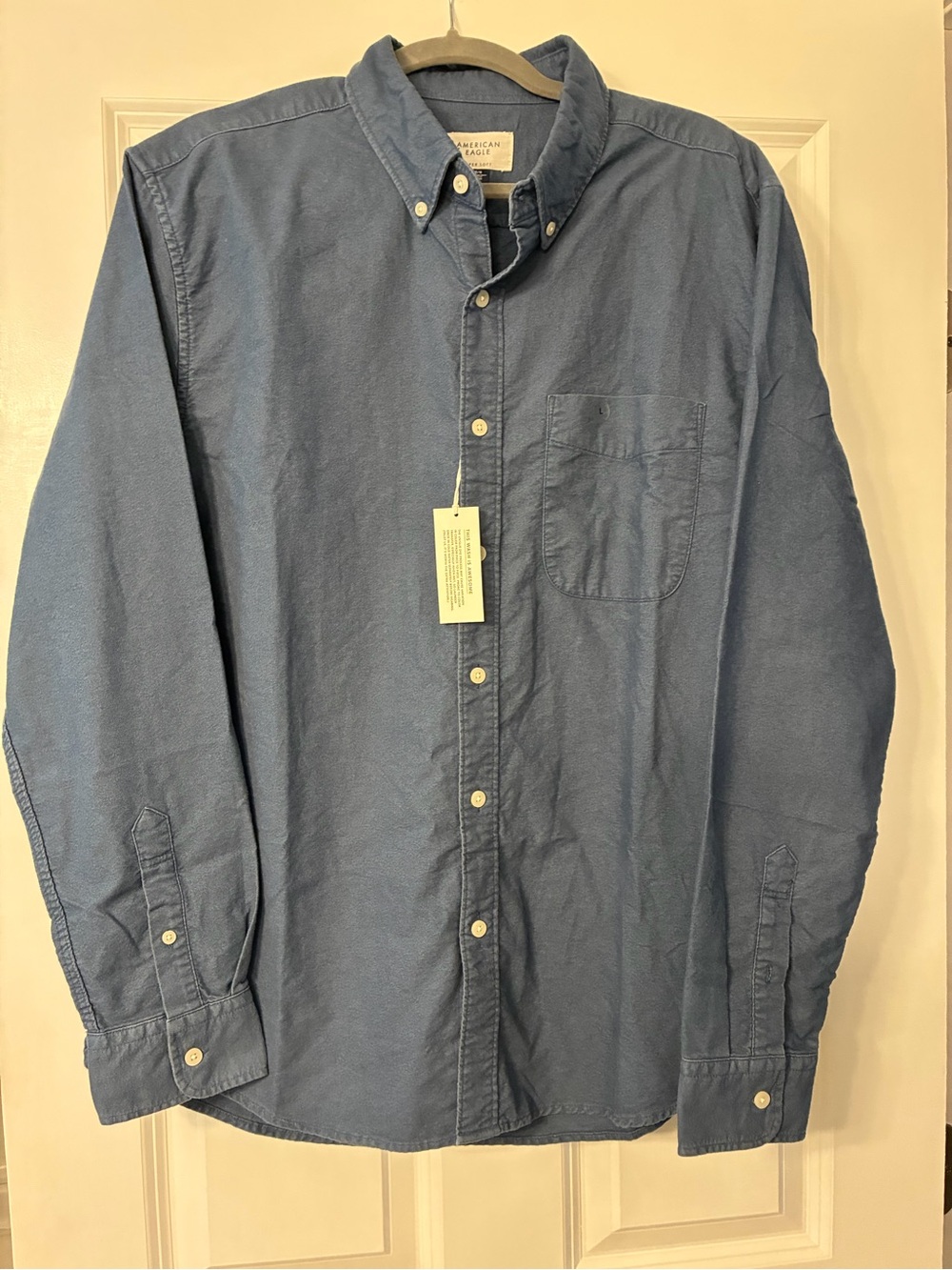 NWT American Eagle Outfitters Men's large Indigo Button-Down Super Soft Shirt